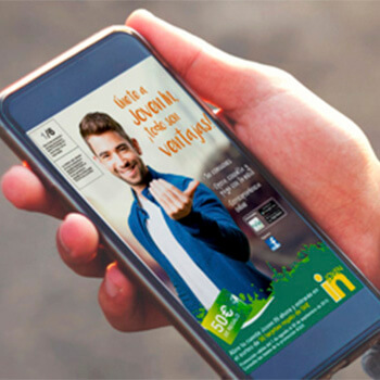 Newsletter Programa Joven In - Pantalla de un movil con la newsletter del programa joven in Newsletter Programa Joven In - Pantalla de un movil con la newsletter del programa joven in