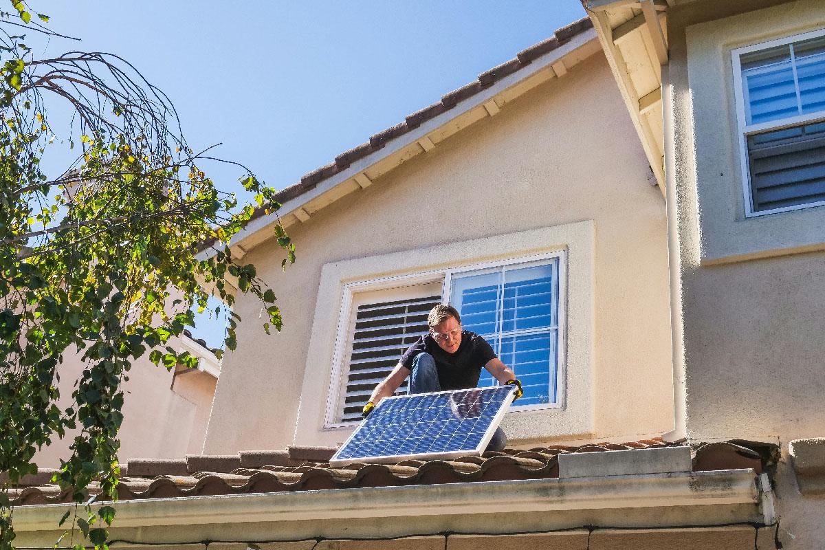 Autoconsumo en el hogar: Ahorra energía y dinero fácilmente. Autoconsumo en el hogar: Ahorra energía y dinero fácilmente.