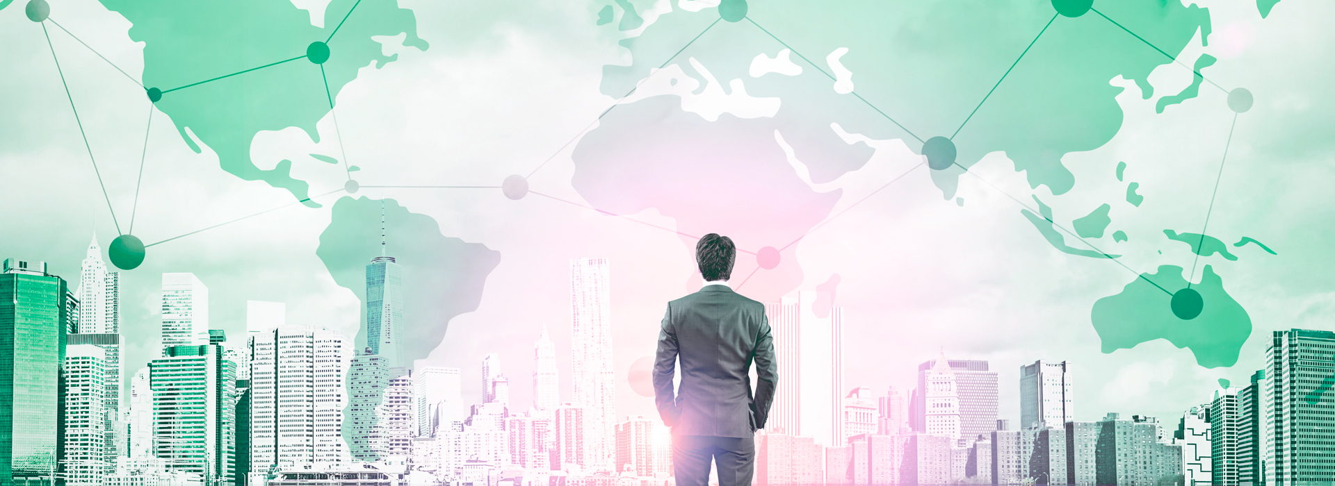 Incoterms 2020 - mapa del mundo representando comercio internacional, hombre contemplando su negocio global Incoterms 2020 - mapa del mundo representando comercio internacional, hombre contemplando su negocio global